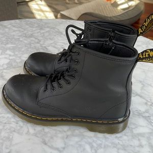 Dr. Martens leather lace up boots size 4